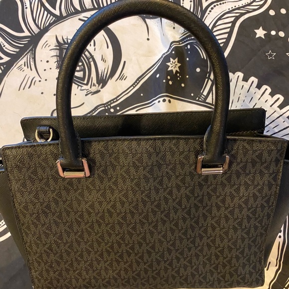 MICHAEL KOHRS HANDBAG & WALLET - Picture 7 of 16